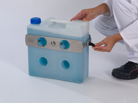 Filling support for compact jerrycan 10 l