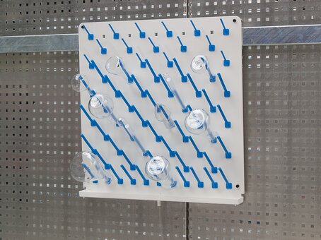 Draining board with drainage channel