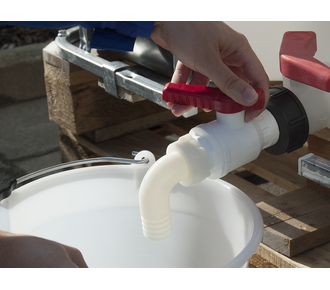 IBC discharge valve with angle discharge