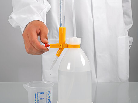 Titrating burette automatic