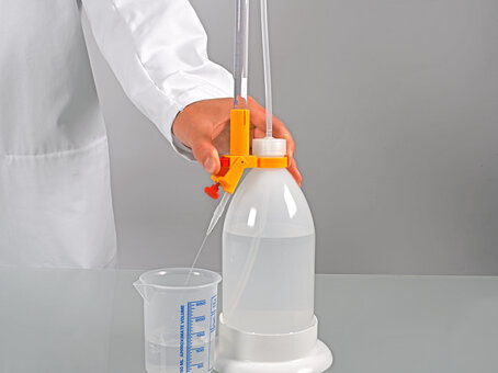 Titrating burette automatic