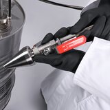 Gas-tight stainless steel drum pump with outlet hose