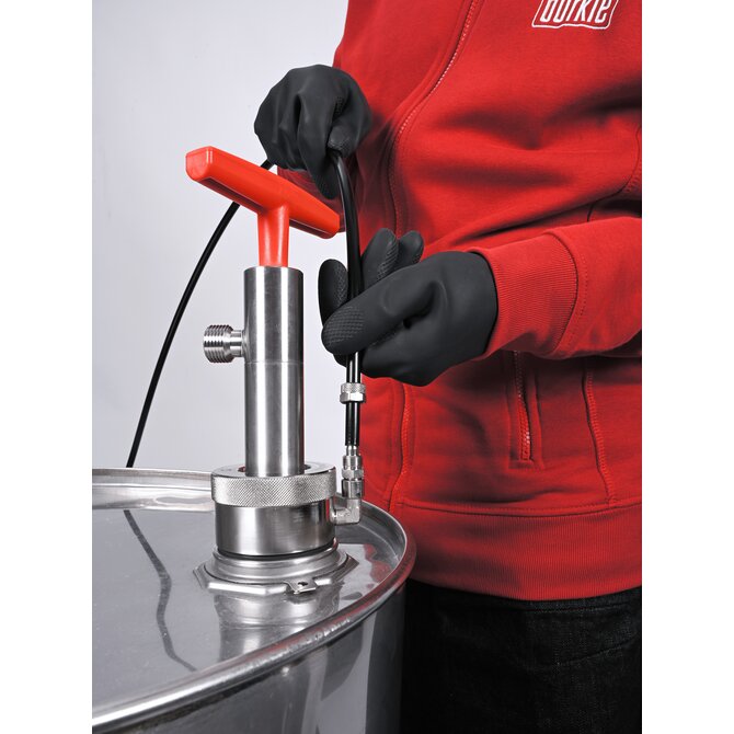 Gas-tight stainless steel drum pump with outlet hose