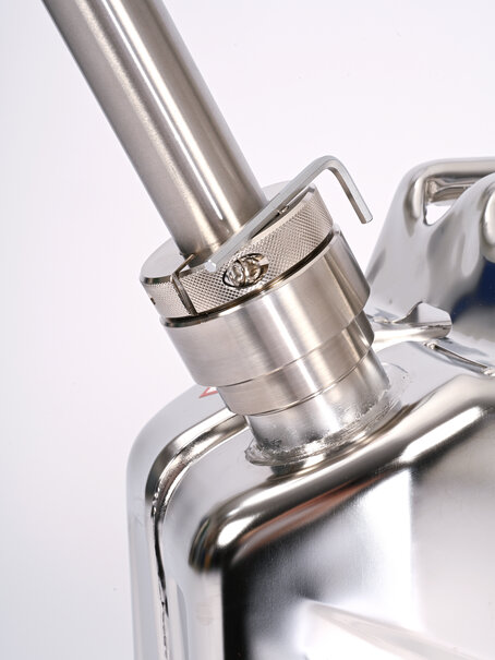 Gastight barrel connector