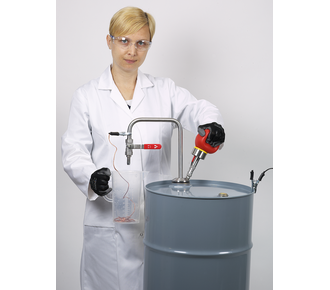 Solvent pump hand operated