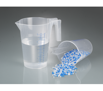 Graduated beakers, stackable