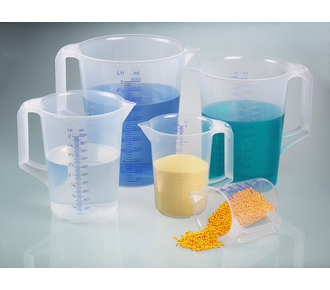Industrial measuring jug, with closed handle