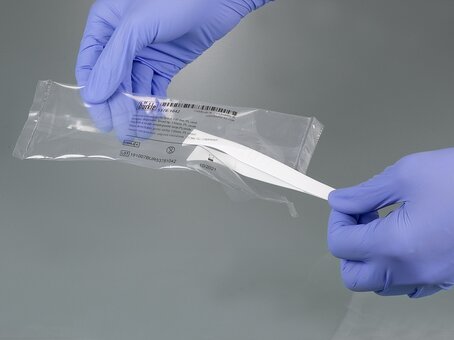 Forceps, disposable, broad tip, sterilised