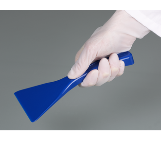Scraper for foodstuffs, blue
