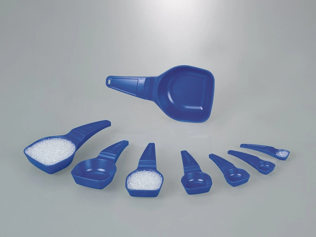 Measuring spoons, blue