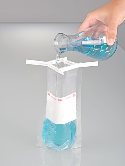 SteriBag StandUp sample bag, filling